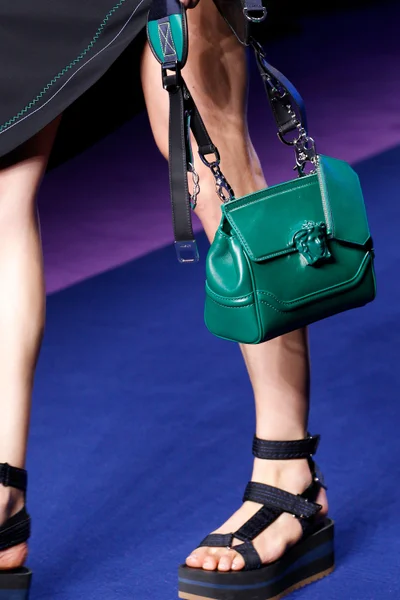 Look 15